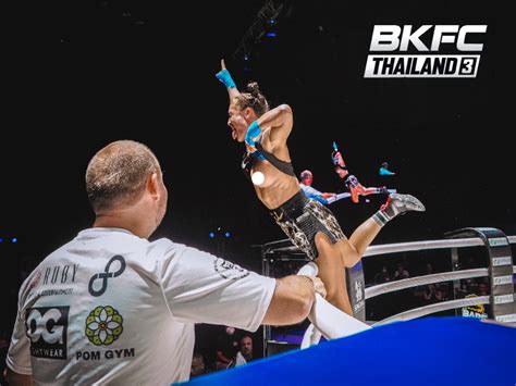 tai emery flashing uncensored|Fighter flashes crowd after KO win at BKFC